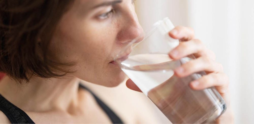Впереди жара: шесть ошибок, которые мы делаем, когда пьём воду