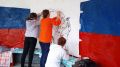 В Алупке раскрасили остановку в цвета российского флага