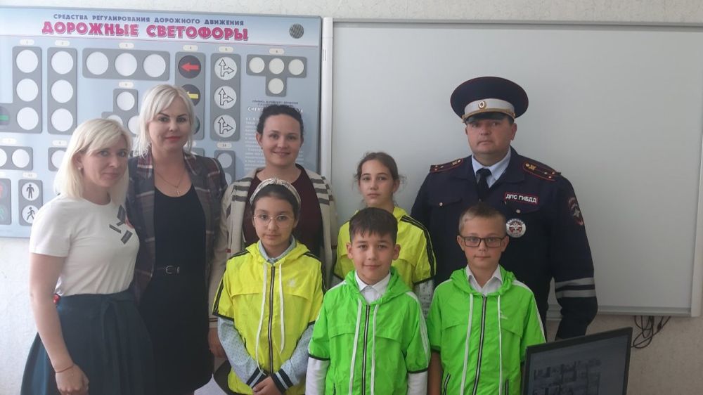 На базе молочненской средней школы прошёл республиканский этап Всероссийского конкурса юных инспекторов движения "Безопасное колесо -2022"