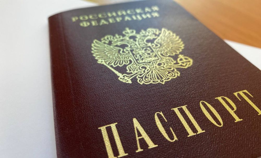 В Крыму могут открыть центры выдачи паспортов РФ жителям Херсонской и Запорожской областей