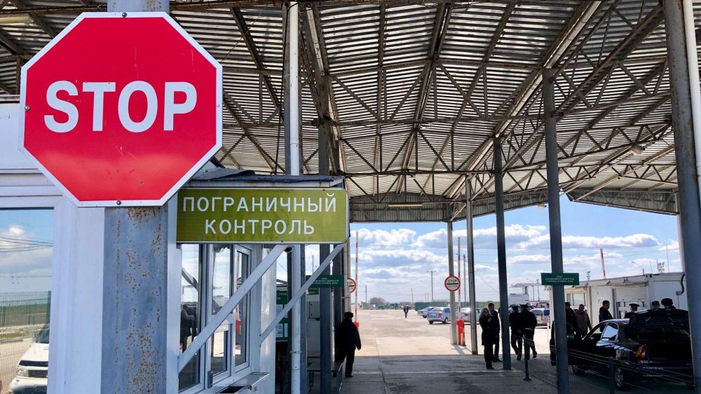 На границе с Крымом иностранцы пытаются подкупить пограничников