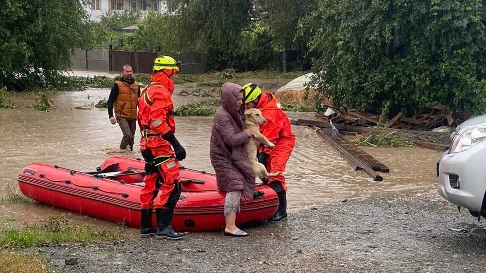 В МЧС рассказали, есть ли пострадавшие в результате потопа 26 июня 2022 в Крыму