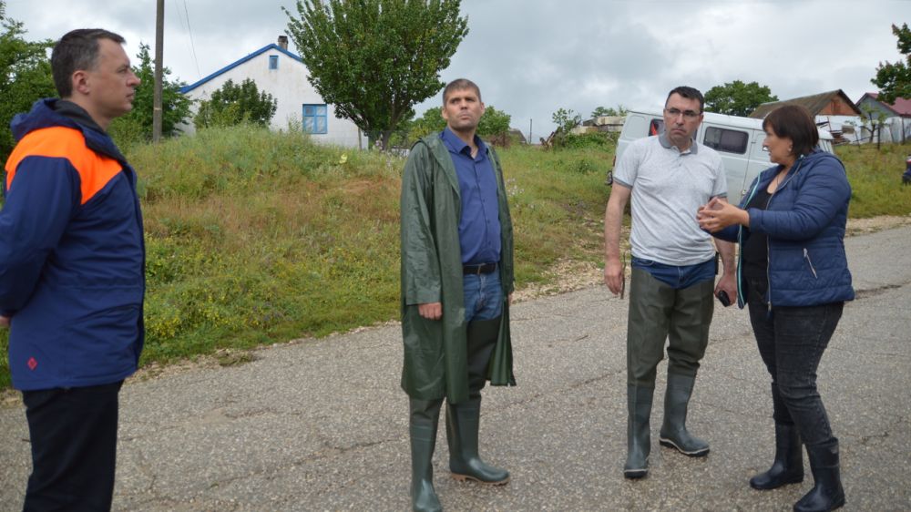 Продолжается ликвидация чрезвычайной ситуации, связанной с прохождением опасных метеоявлений в Крыму