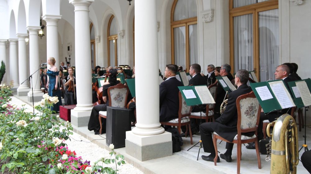 Концерт "Триумф оперетты" состоялся в итальянском дворике Ливадийского дворца-музея