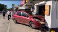 В Севастополе турист на машине влетел в кафе