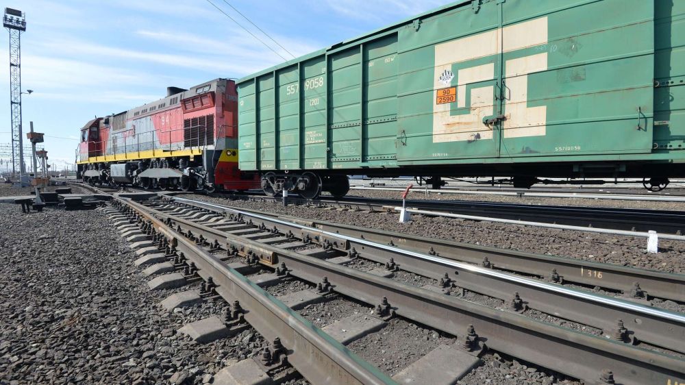 Украинские боевики обстреляли поезд с продовольствием под Мелитополем