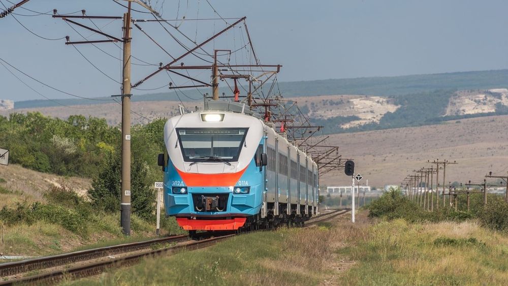 В Крыму с 4 июля ввели дополнительные электрички