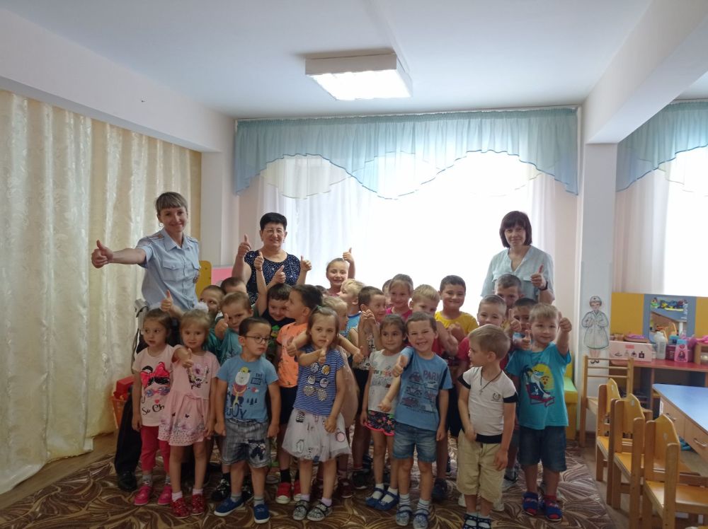 Дорожные полицейские Советского района провели акцию для детсадовцев