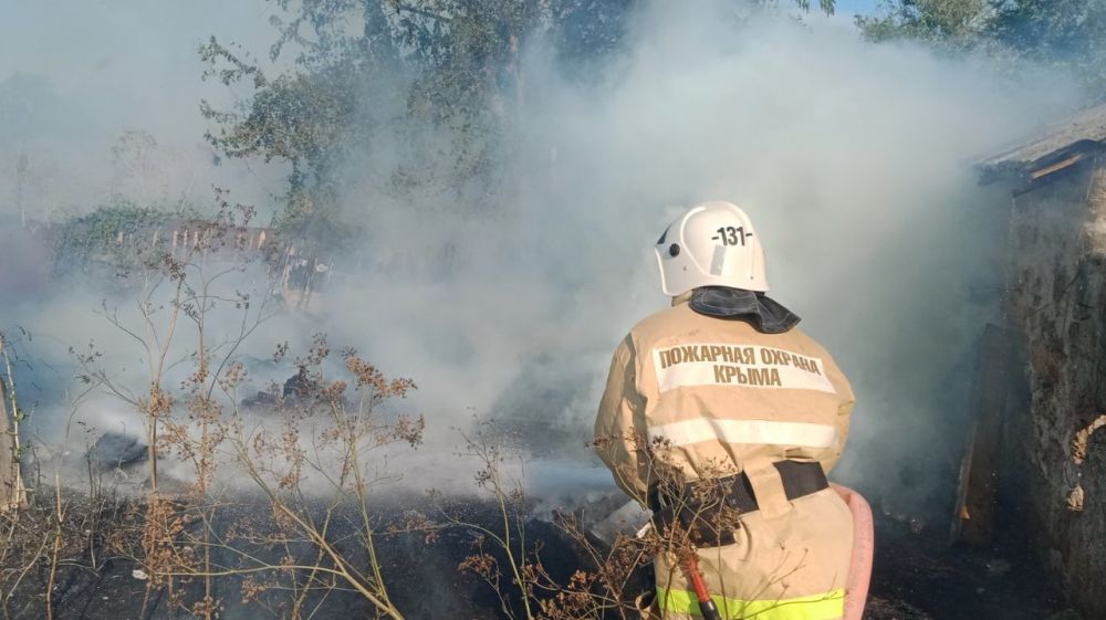 Огнеборцы ГКУ РК «Пожарная охрана Республики Крым» ликвидировали пожар в Нижнегорском районе