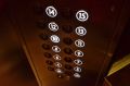 В многоэтажках Керчи украли детали от лифтов