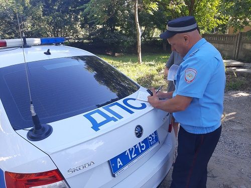 В Симферопольском районе сотрудники Госавтоинспекции осуществляют профилактику нарушений со стороны родителей-водителей