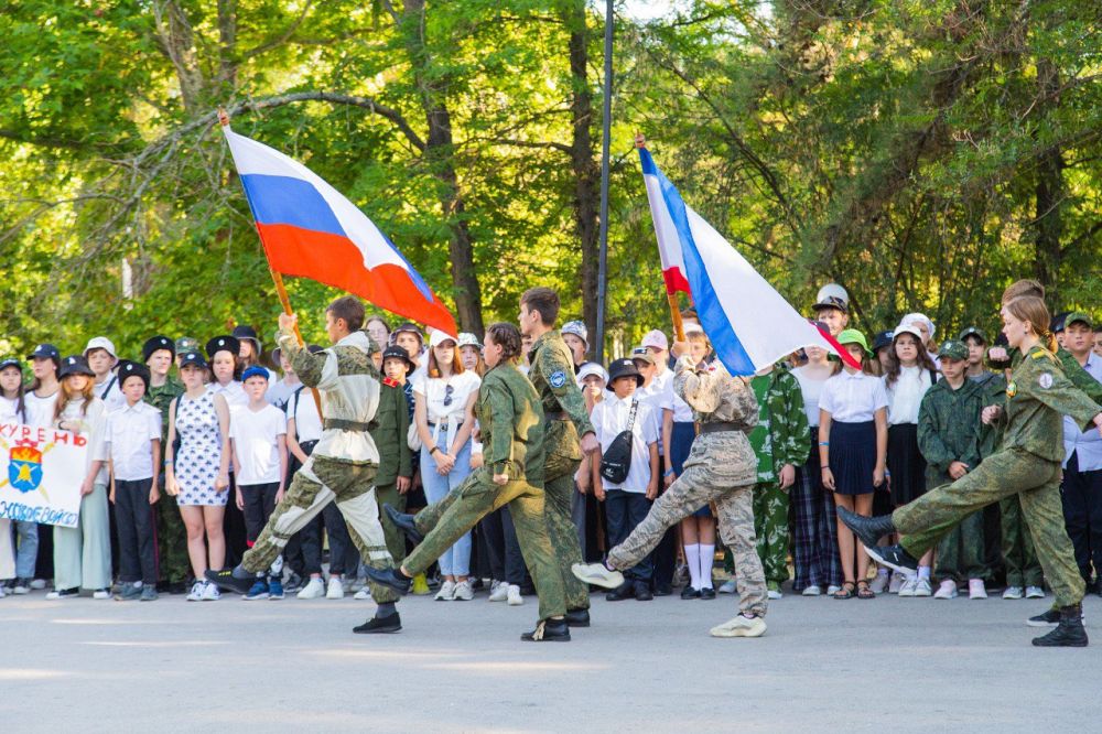 В Крыму проходит детская казачья смена