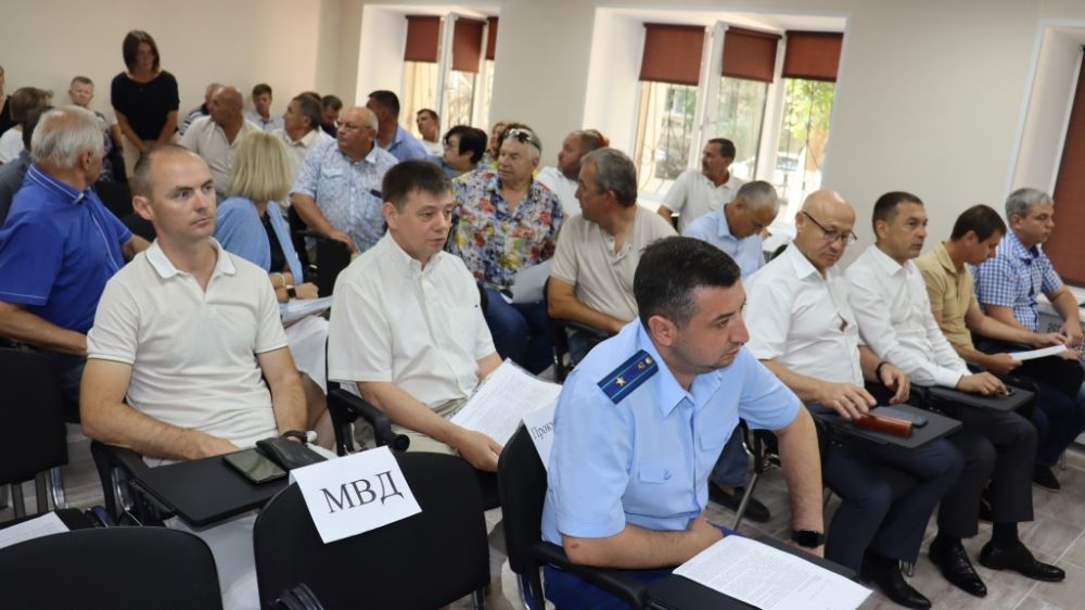 Глава администрации Сакского района Владимир Сабивчак принял участие в очередной 45 сессии Сакского районного совета