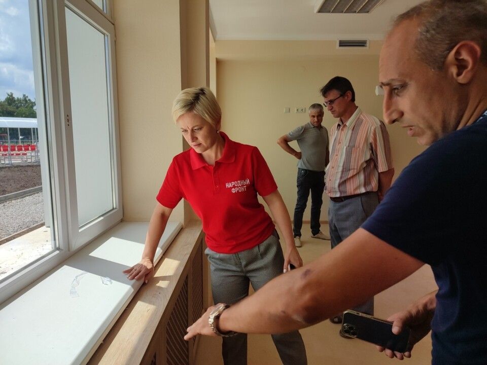 В Белогорском районе возникли проблемы с обеспечением школы мебелью