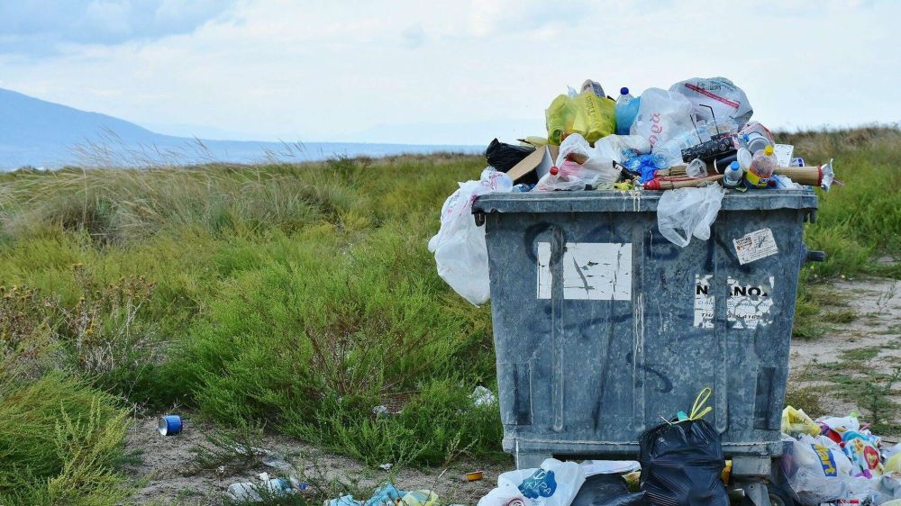 Сколько крымчане задолжали за вывоз мусора