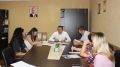 Заместитель главы администрации Сакского района Рустем Халитов провел заседание комиссии по распределению путевок в детские оздоровительные лагеря
