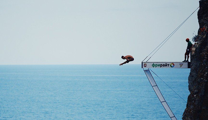 Прыжки с 27-метровой высоты и трюки в воздухе: в Симеизе сразятся хай-дайверы