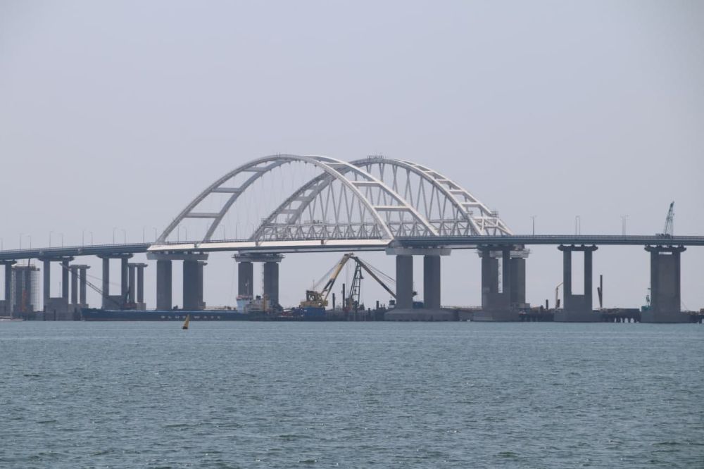 Советник главы РК Олег Крючков опроверг информацию об ограничениях работы Крымского моста