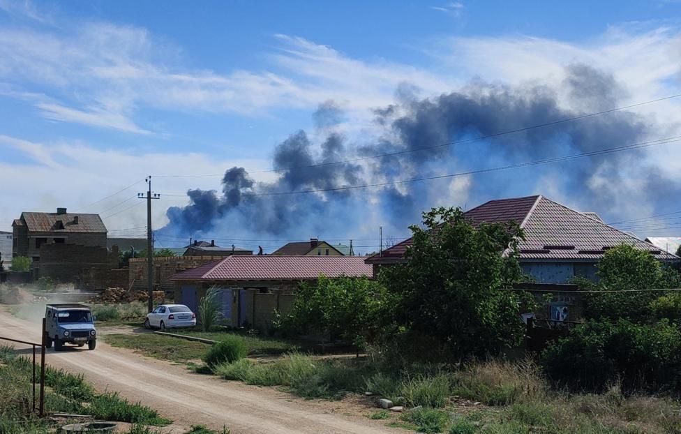 Один человек погиб в результате взрывов на аэродроме в Крыму
