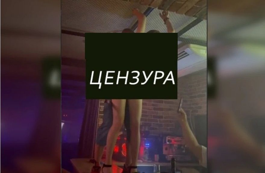 Охранник севастопольского клуба получил 14 суток ареста за секс с посетительницей на барной стойке
