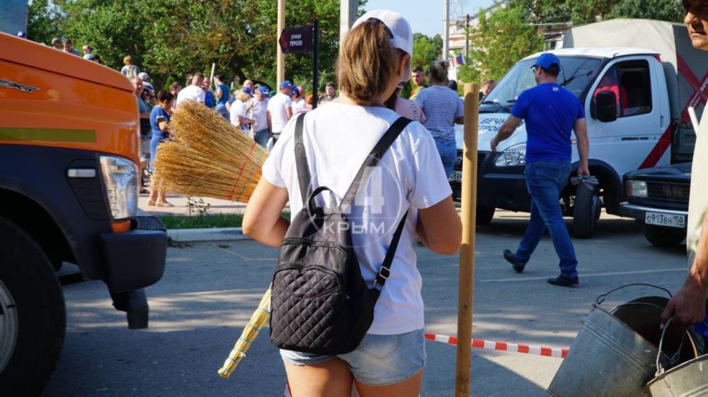 Более 300 человек собрались на субботник в Новофёдоровке