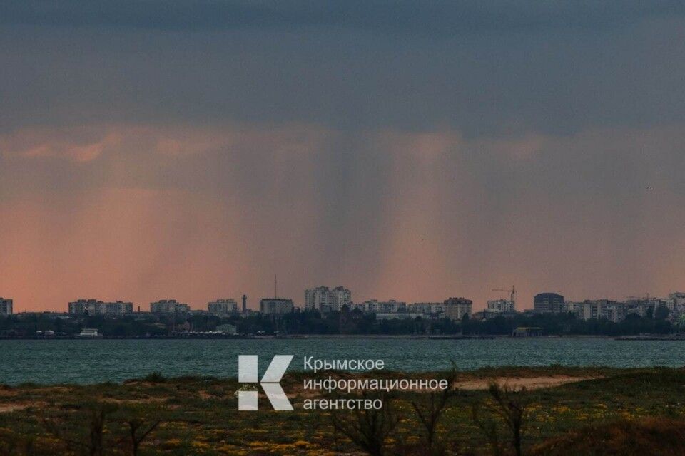 Дождь с грозами накроет Крым днём