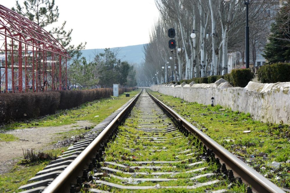 Безопасность на рельсах: в Крыму проверили железнодорожные переезды