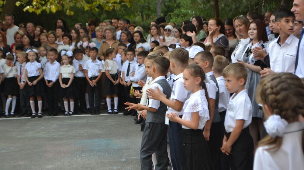 В Симферопольском районе прошли торжественные мероприятия по случаю начала нового учебного года