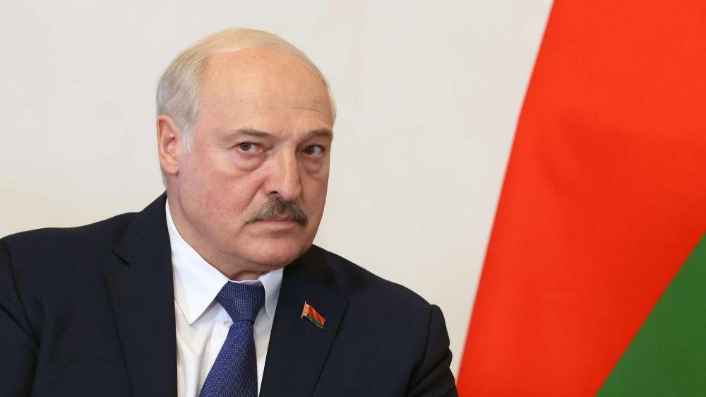 Лукашенко заявил о модернизации белорусских самолетов под ядерное оружие