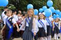 В школах Симферополя проходят торжественные линейки - фото