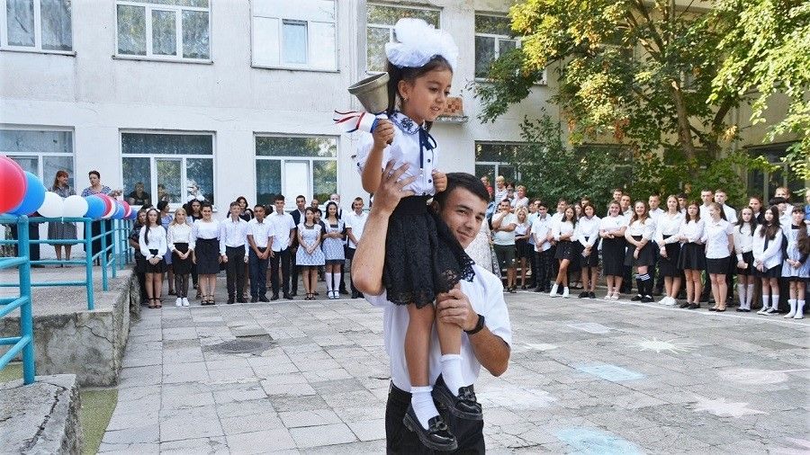 В школах Первомайского района отпраздновали День знаний и дали первый в новом учебном году звонок