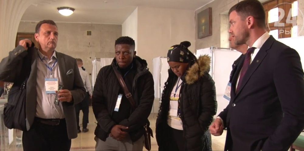 Иностранные наблюдатели приехали в Ялту, чтобы оценить условия проведения референдумов