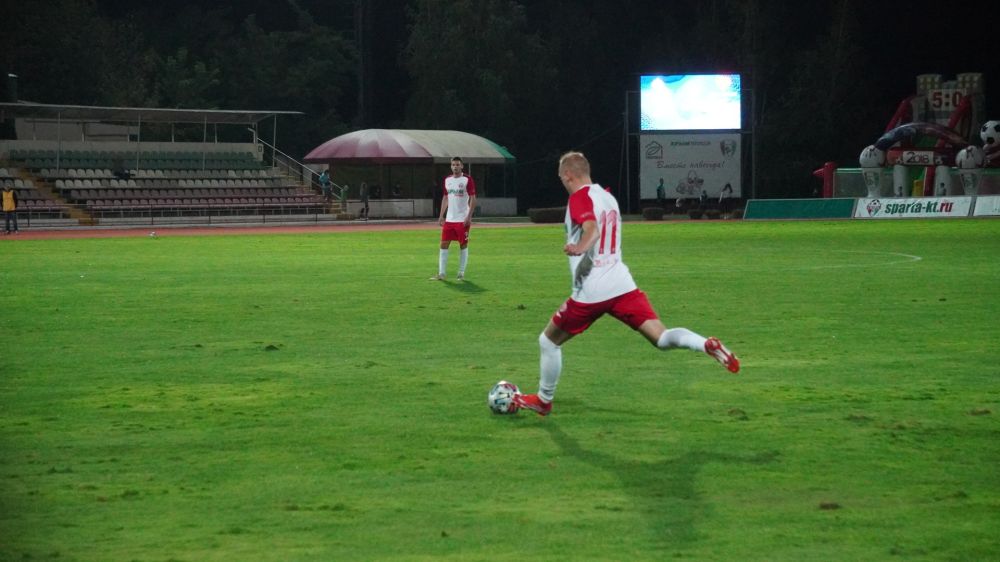 16 октября в Симферополе состоится футбольный матч между сборными ветеранов Мариуполя и «Таврии»