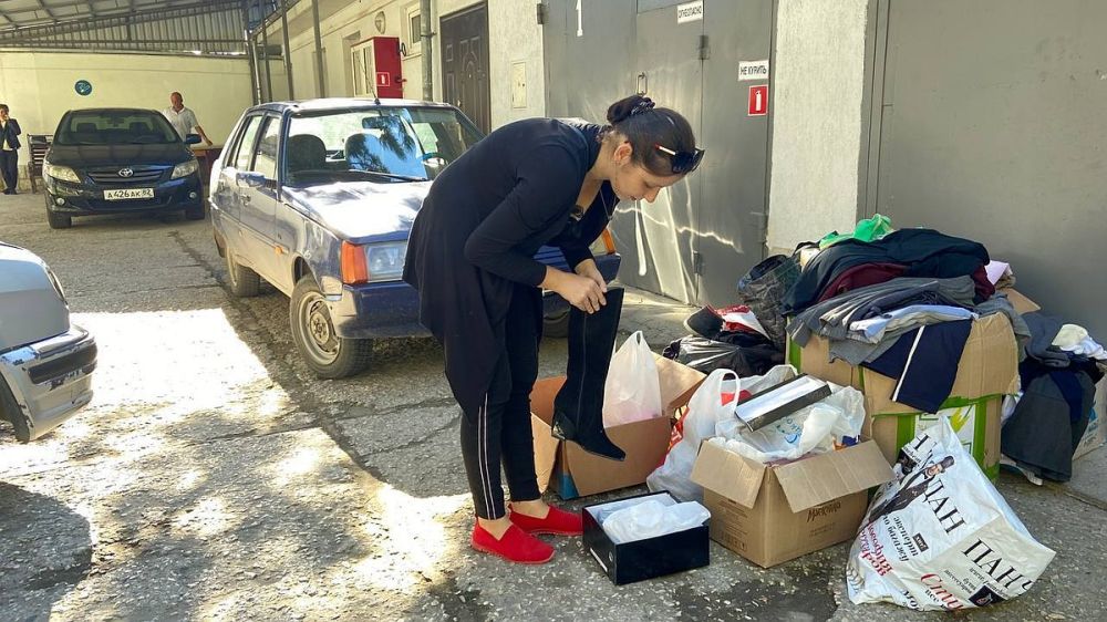 В Симферополе продолжают собирать гуманитарную помощь беженцам