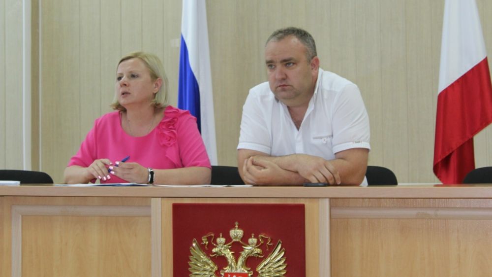 24 августа начальник Инспекции Элина Акулова провела встречу с Председателями Советов МКД Симферопольского района