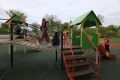 В Балаклаве пенсионерка машинным маслом борется с детьми на детский площадке