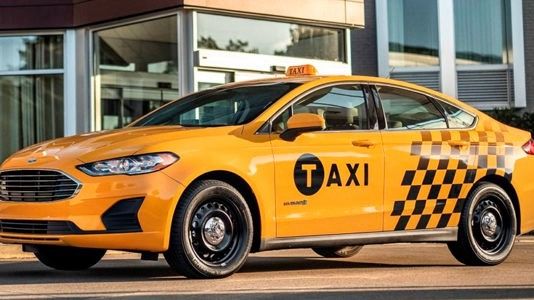 Минтранс Крыма напоминает водителям и таксопаркам о необходимости следить за состоянием опознавательных знаков легкового такси