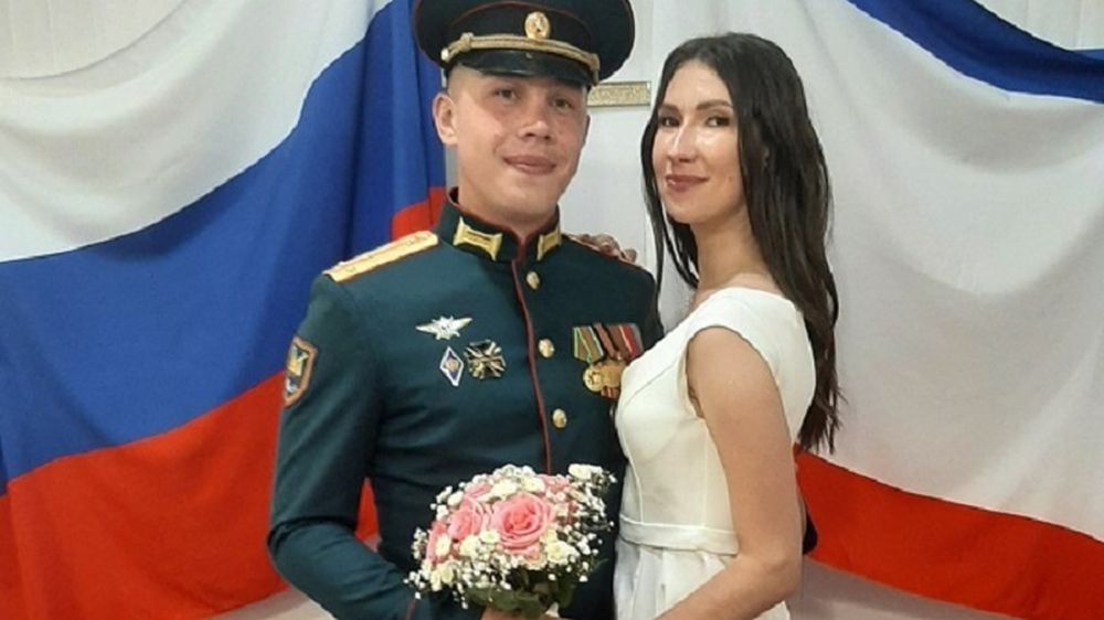 Каждый девятый - военный! За две недели в Крыму резко выросло число желающих пожениться