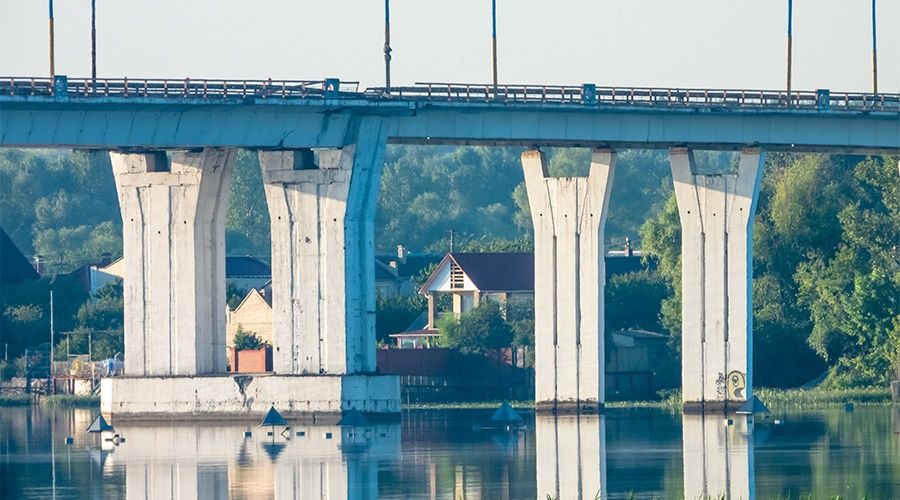 Антоновский мост через Днепр в Херсоне вновь оказался под обстрелом ВСУ