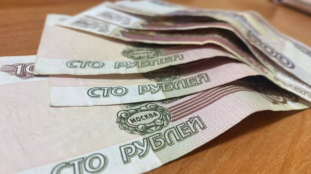 Крымчанин передал сотрудникам одного из вузов взятки, на сумму более 128 тысяч рублей