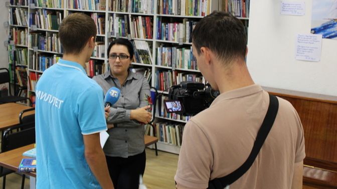 Крымские работники сферы культуры, деятели искусств и юные таланты принимают участие в проекте «Я, книга, микрофон»