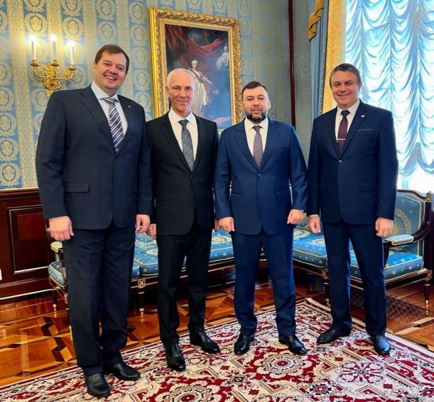 Аксёнов поздравил назначенных Президентом РФ глав новых территорий