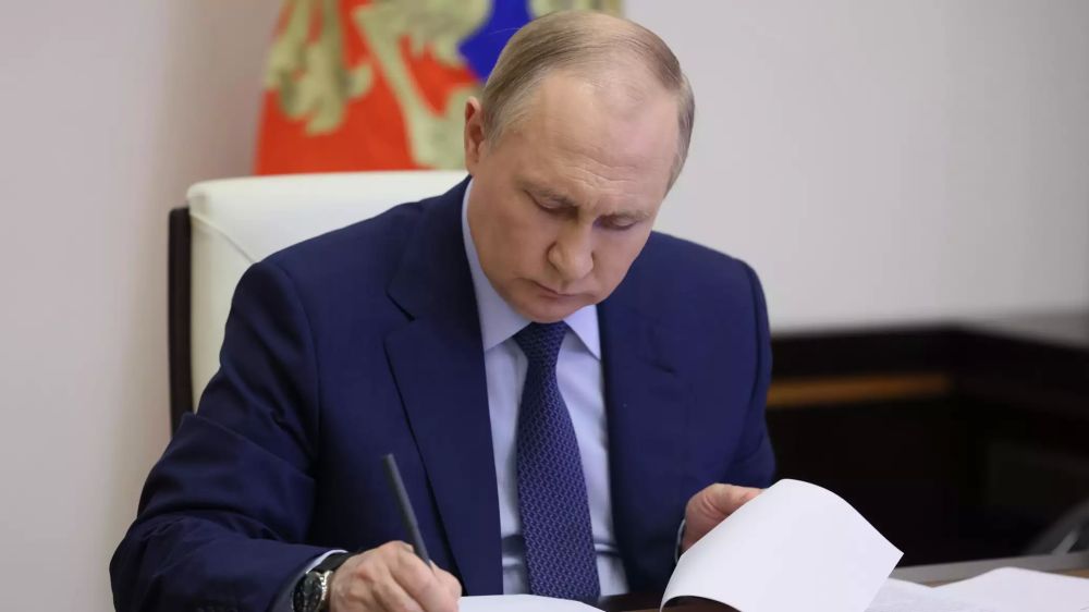 Путин подписал законы о вхождении четырех регионов в состав России
