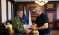 Аксёнов вручил добровольцу из Крыма медаль ордена «За заслуги перед Отечеством»
