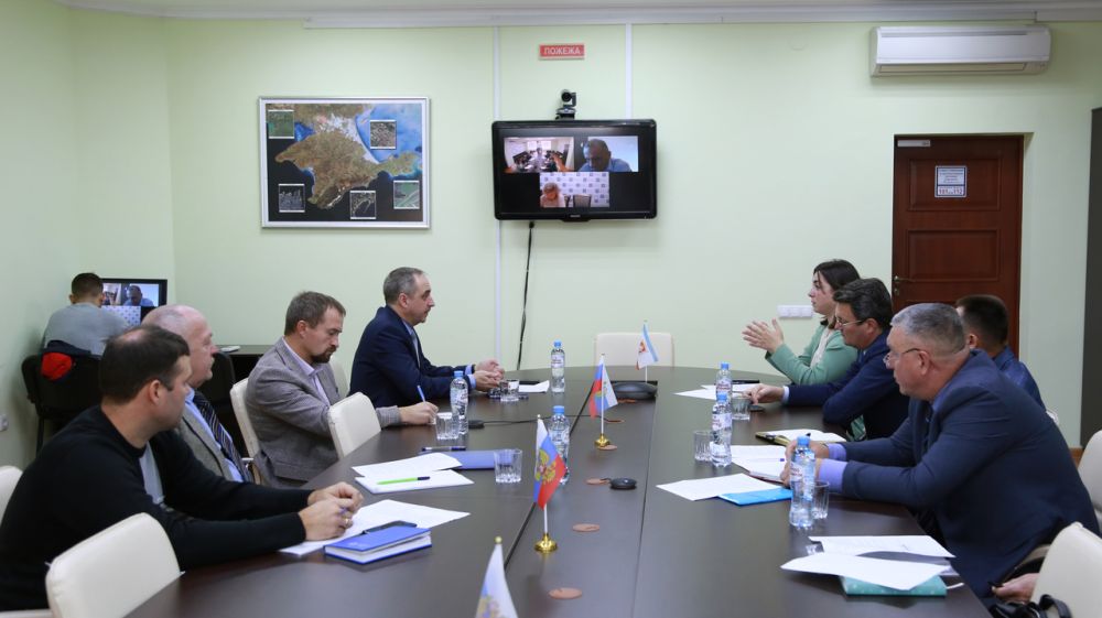 На базе Госкомрегистра обсудили перспективы создания комплексных постоянно действующих станций Крымского регионального геодинамического полигона