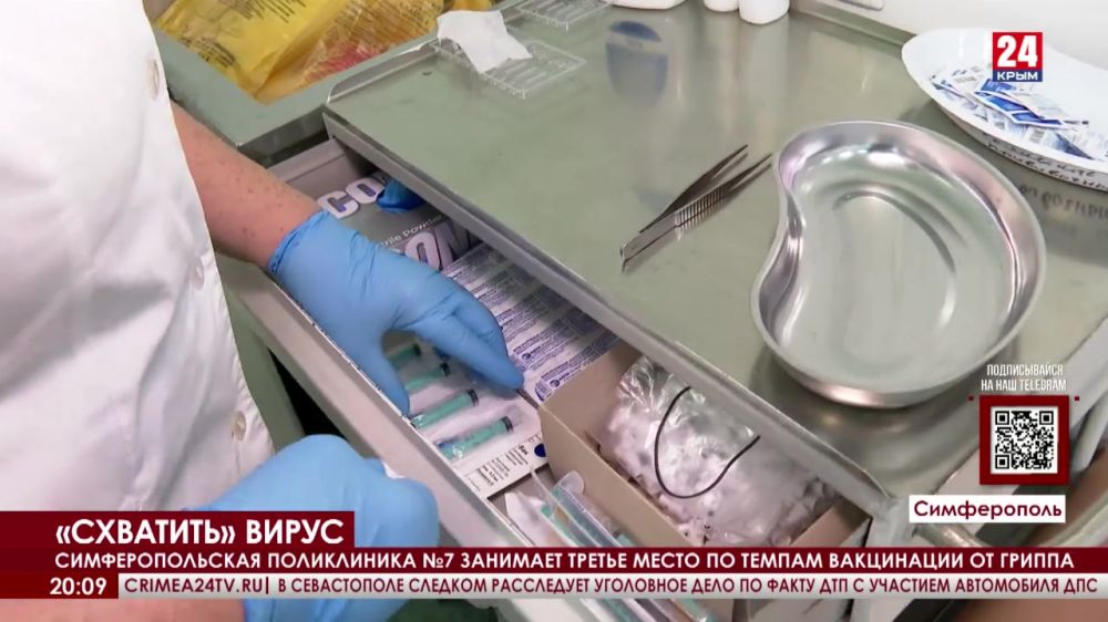 В Крыму вакцинировали половину от требуемого показателя
