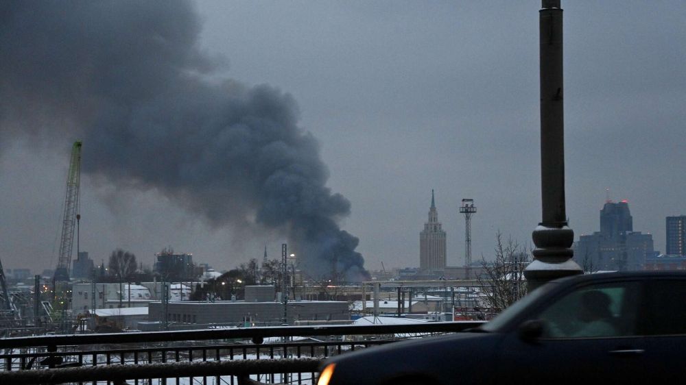 Пожар на складе в Москве локализовали, СК начал проверку