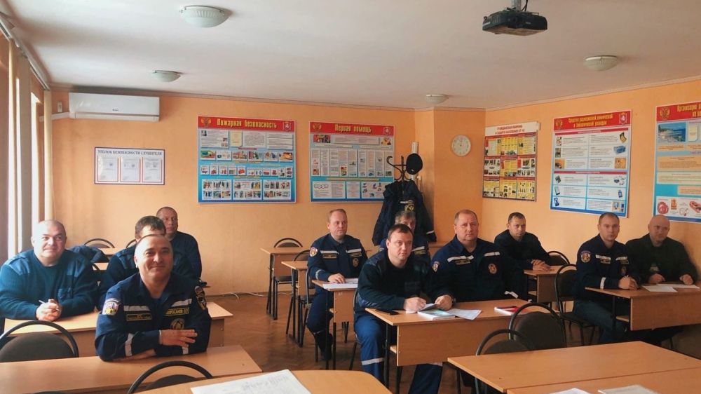 Водители ГКУ РК «Пожарная охрана Республики Крым» на регулярной основе проходят курсы профессиональной переподготовки по вождению пожарных автомобилей