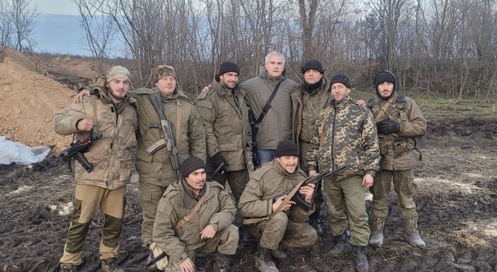 Глава Крыма и замминистра обороны РФ навестили бойцов СВО в Запорожской области