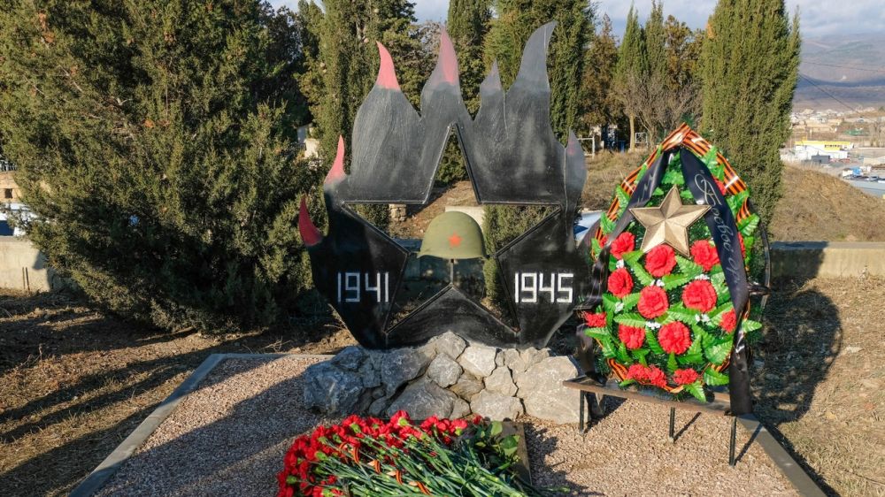 На братской могиле в Судаке пройдет возложение цветов ко Дню неизвестного солдата